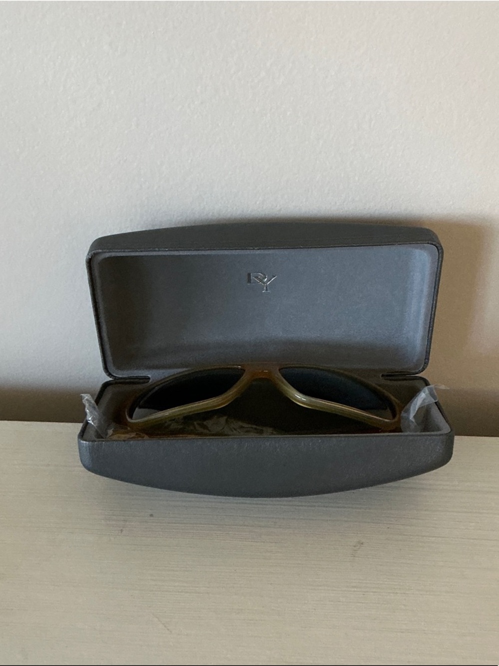 Authentic, David Yurman DY 626, Honey Frame Sunglasses with Green Lenses - Picture 12 of 13